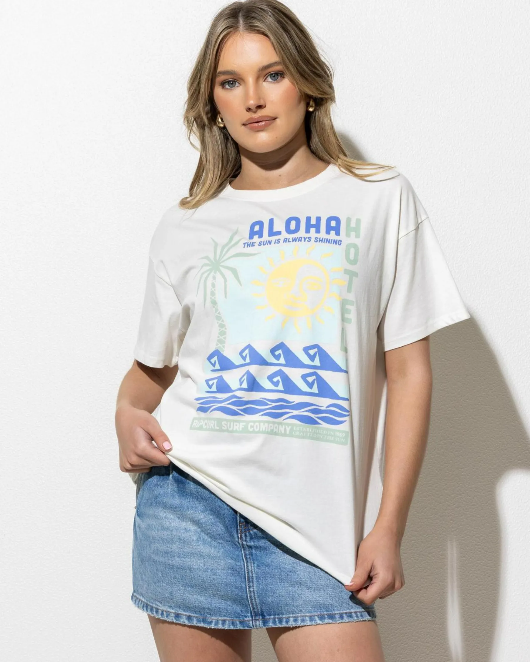 New Aloha Hotel Relaxed T-Shirt Women Tops