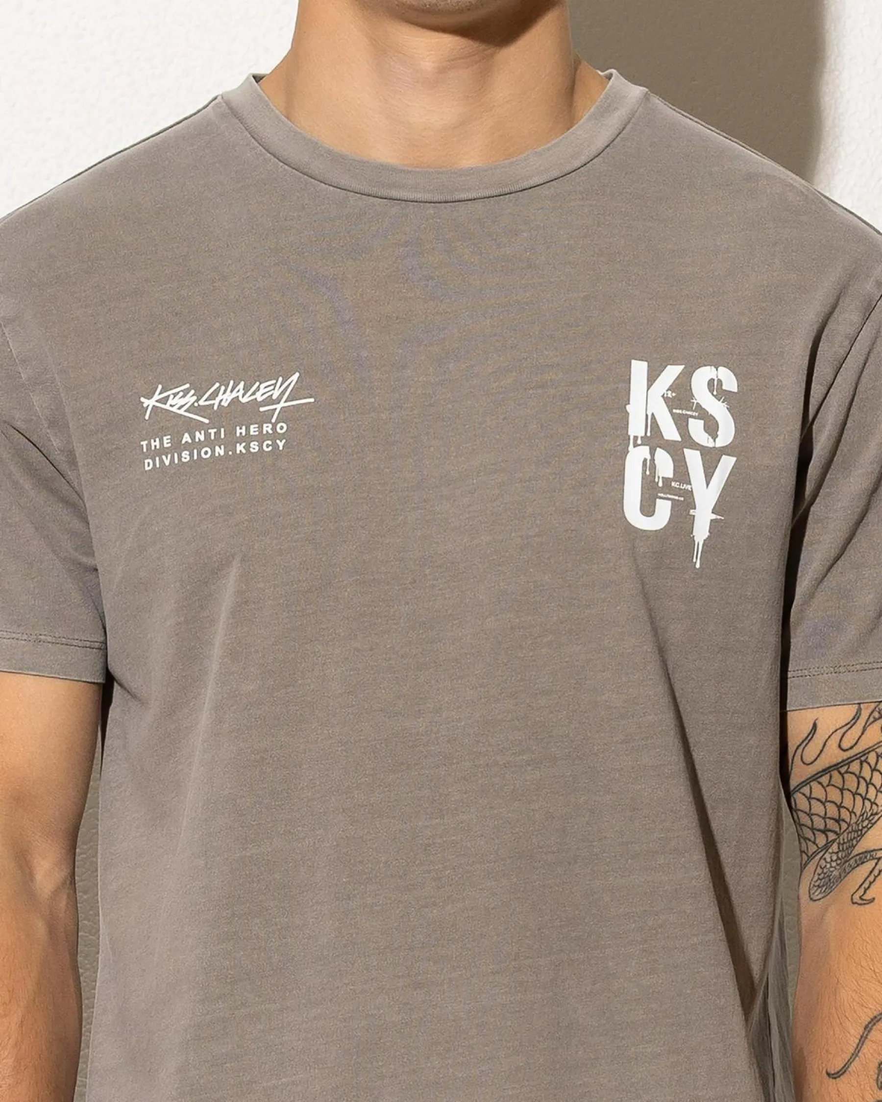 Tops & T-Shirts*Kiss Chacey Alpha Dual Curved T-Shirt Pigment Elephant Grey