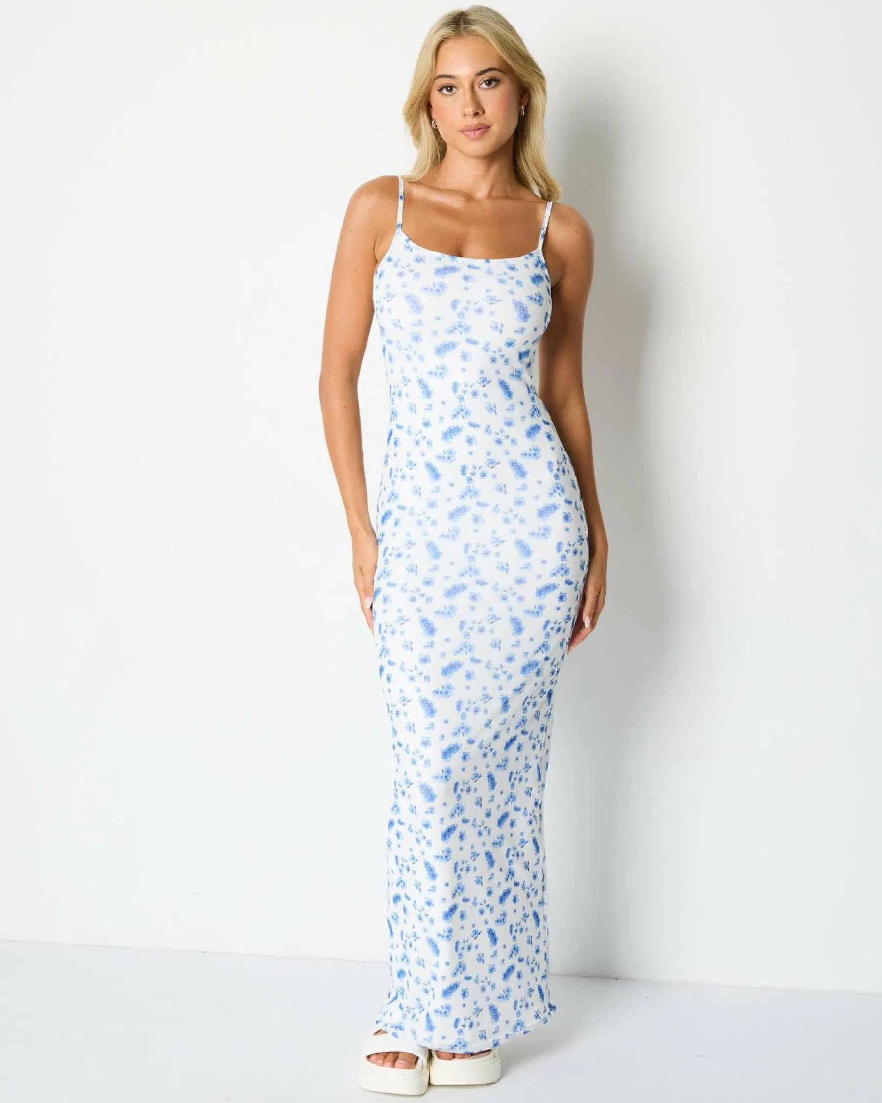 Dresses*Ava And Ever Blossom Maxi Dress White/blue
