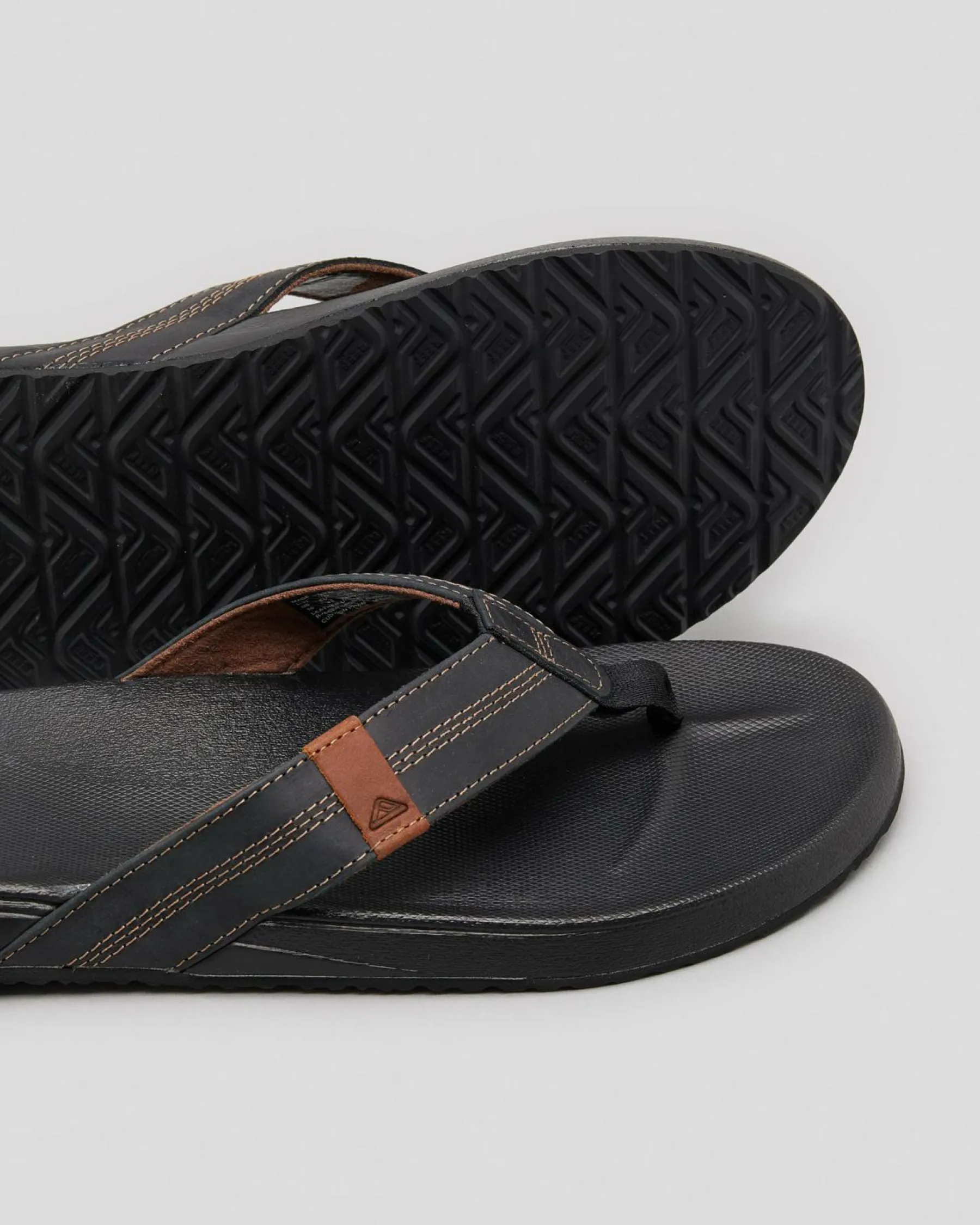 Best Cushion Phantom LE Thongs Flip Flops & Sandals