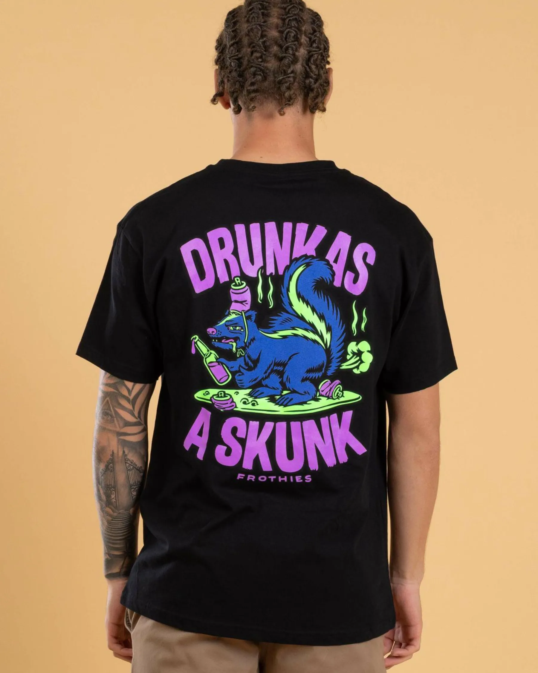 Hot Drunk Skunk T-Shirt Tops & T-Shirts