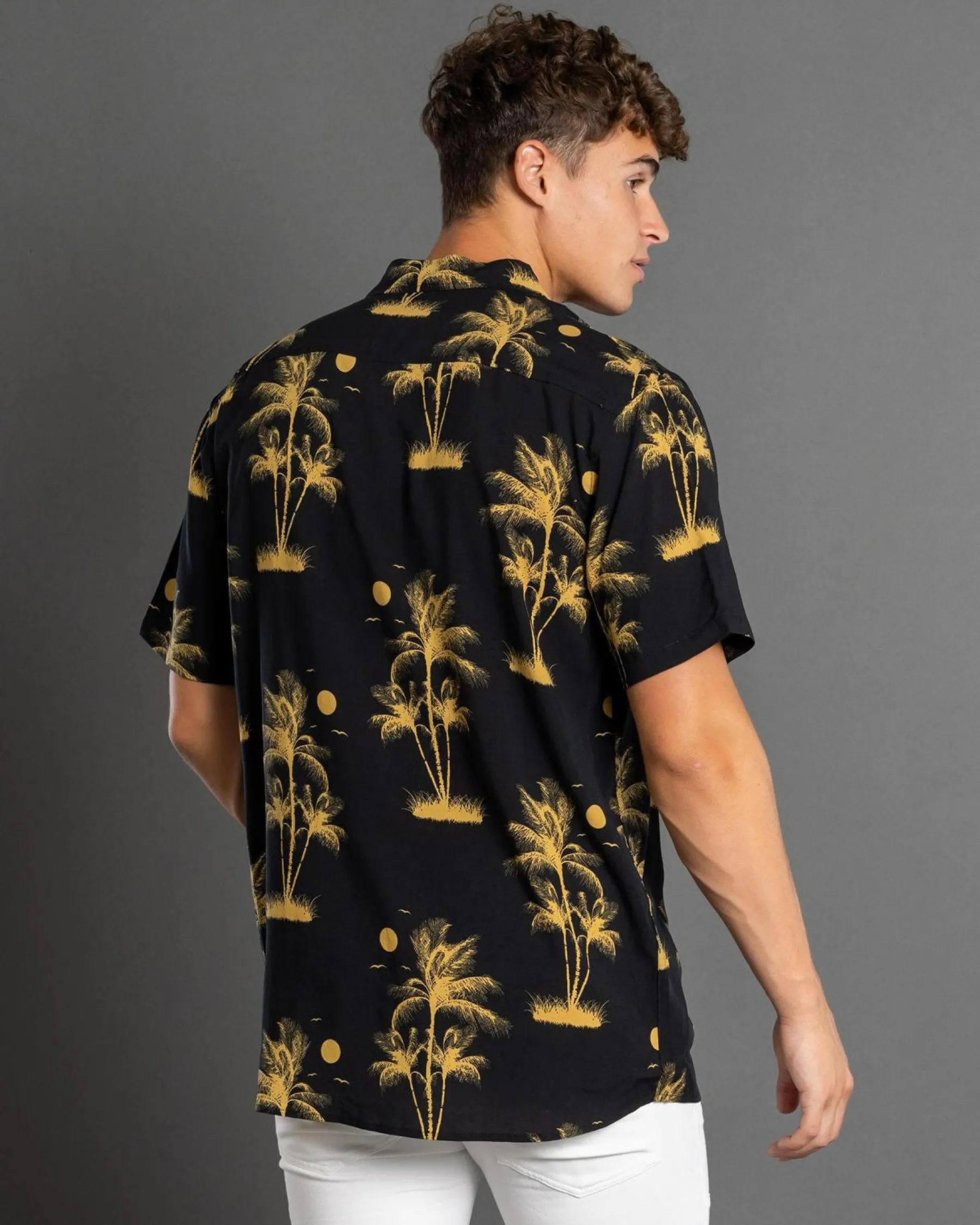 Online Escapade Short Sleeve Shirt Tops & T-Shirts