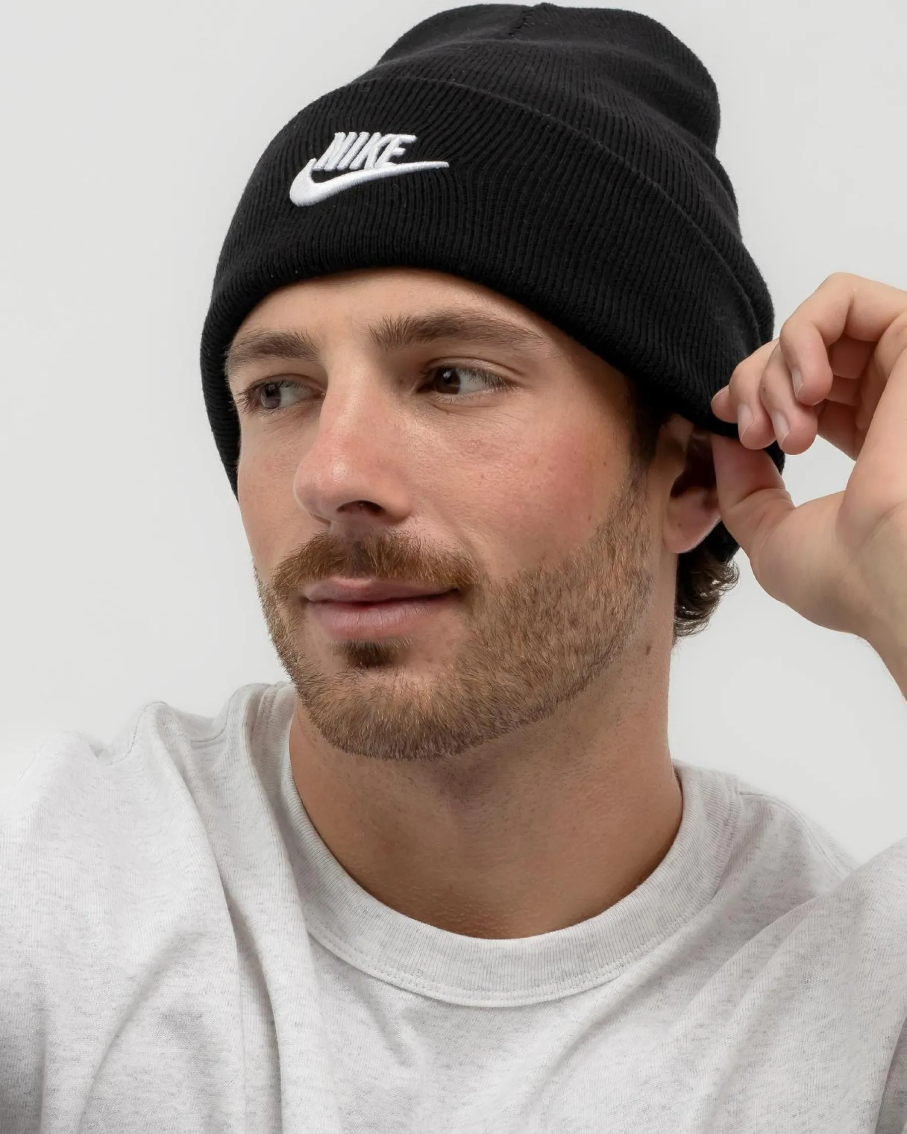 Headwear*Nike Futura Peak Cuff Beanie Black/white