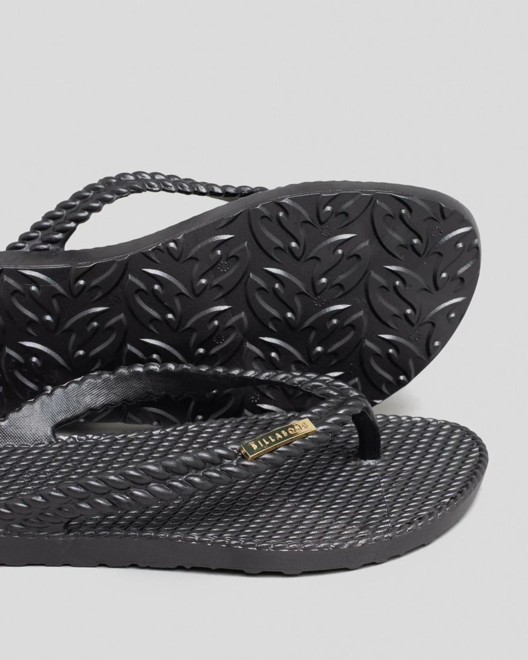 Online Kick Back Metallic Thongs Women Flip Flops