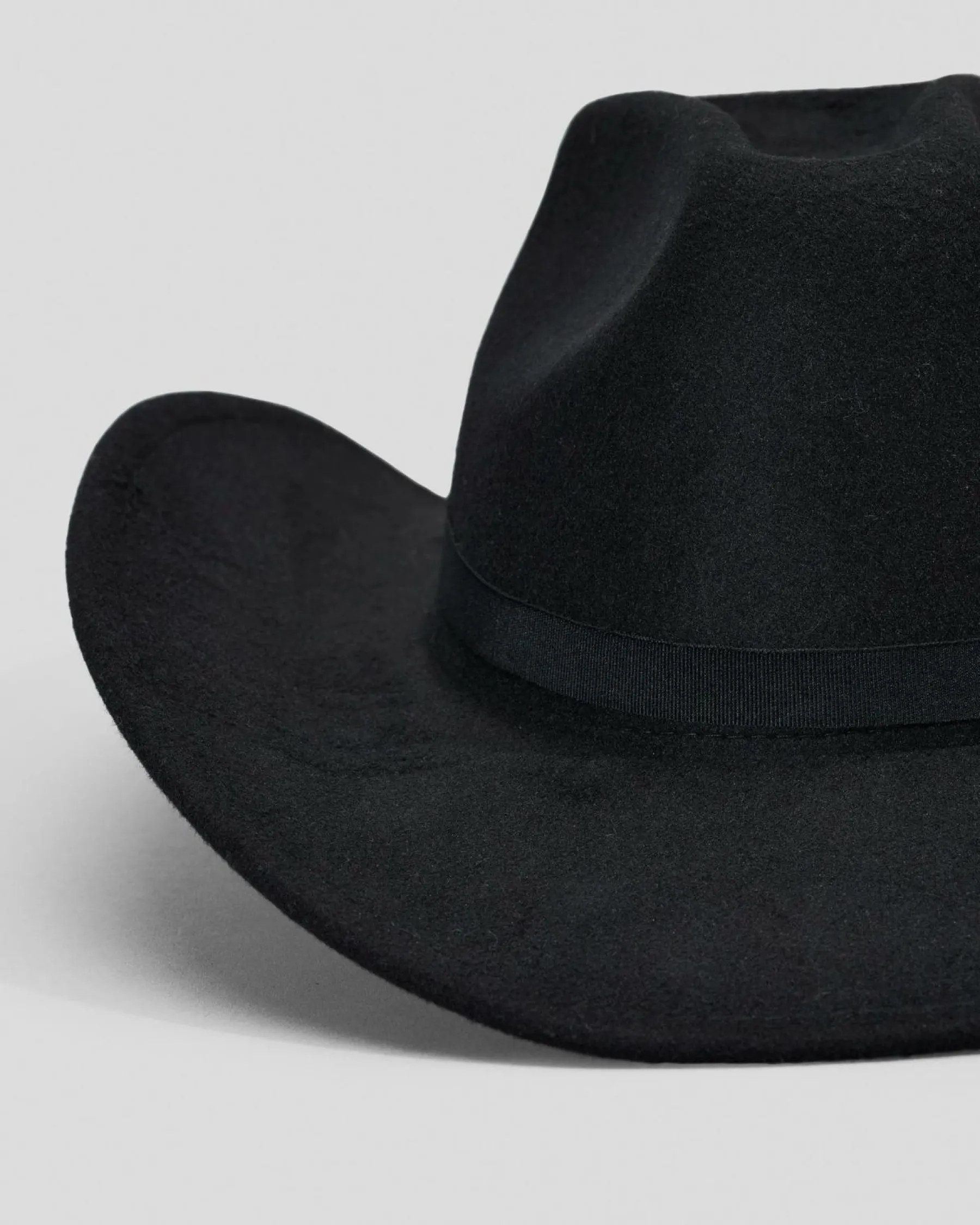 Headwear*Ava And Ever Queen B Felt Hat Black