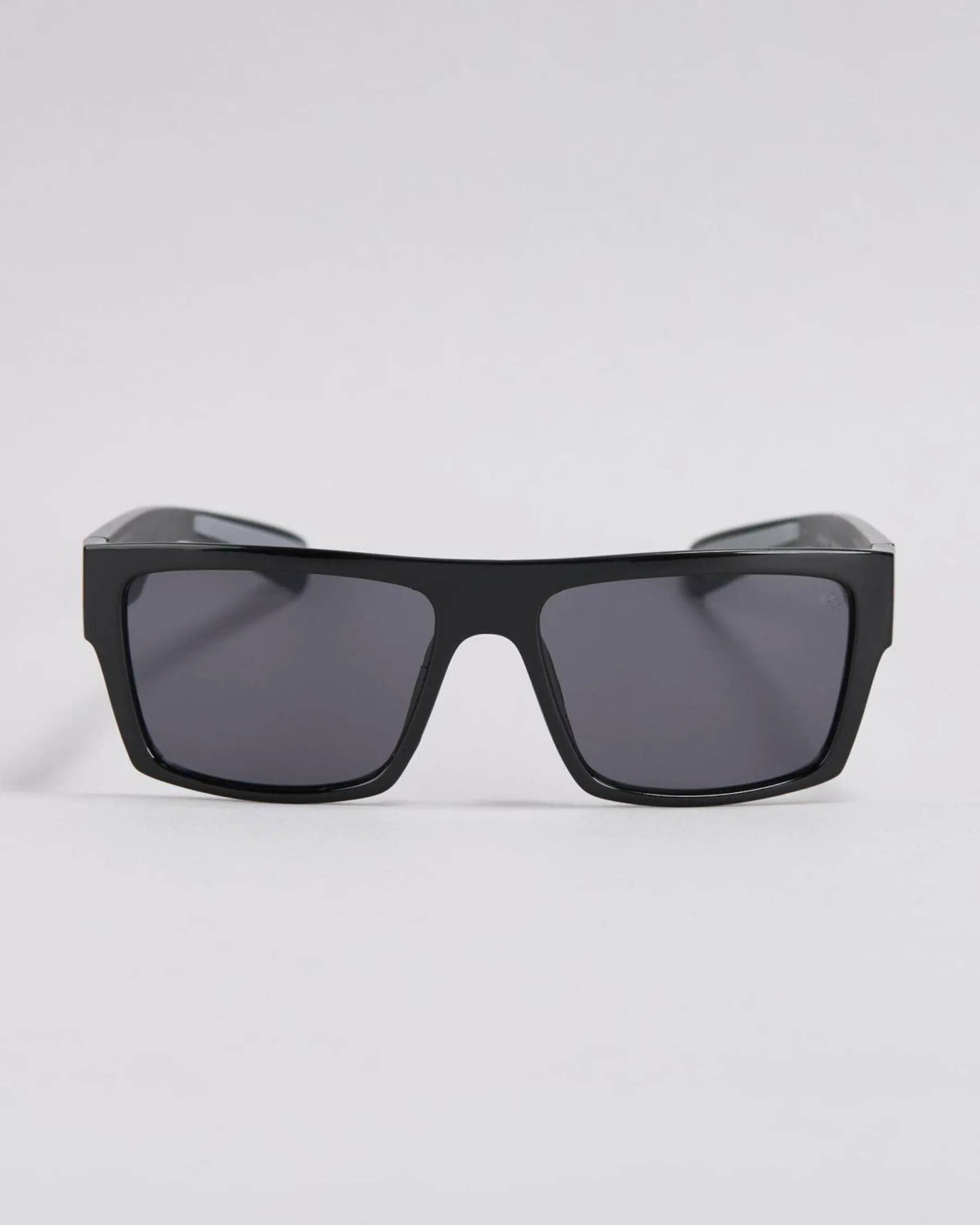 Sunglasses*Quiksilver Shipwreck Sunglasses Black/ Smoke Solid