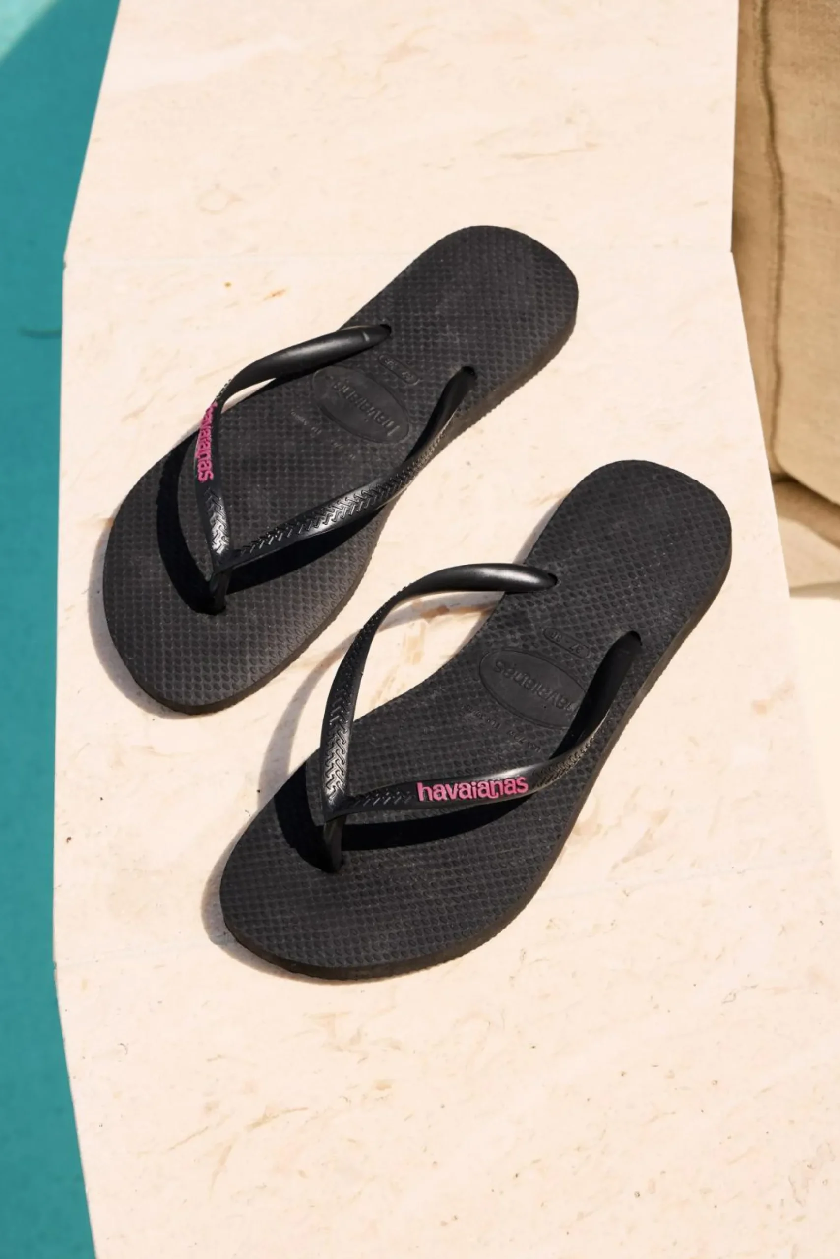 Flip Flops*Havaianas Slim Logo Thongs Black/neon Pink