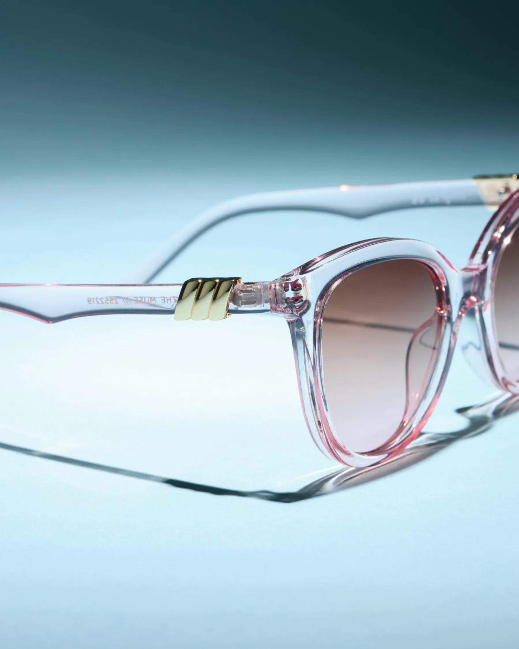 Sunglasses*Le Specs The Muse Sunglasses Blush/smoke Pink