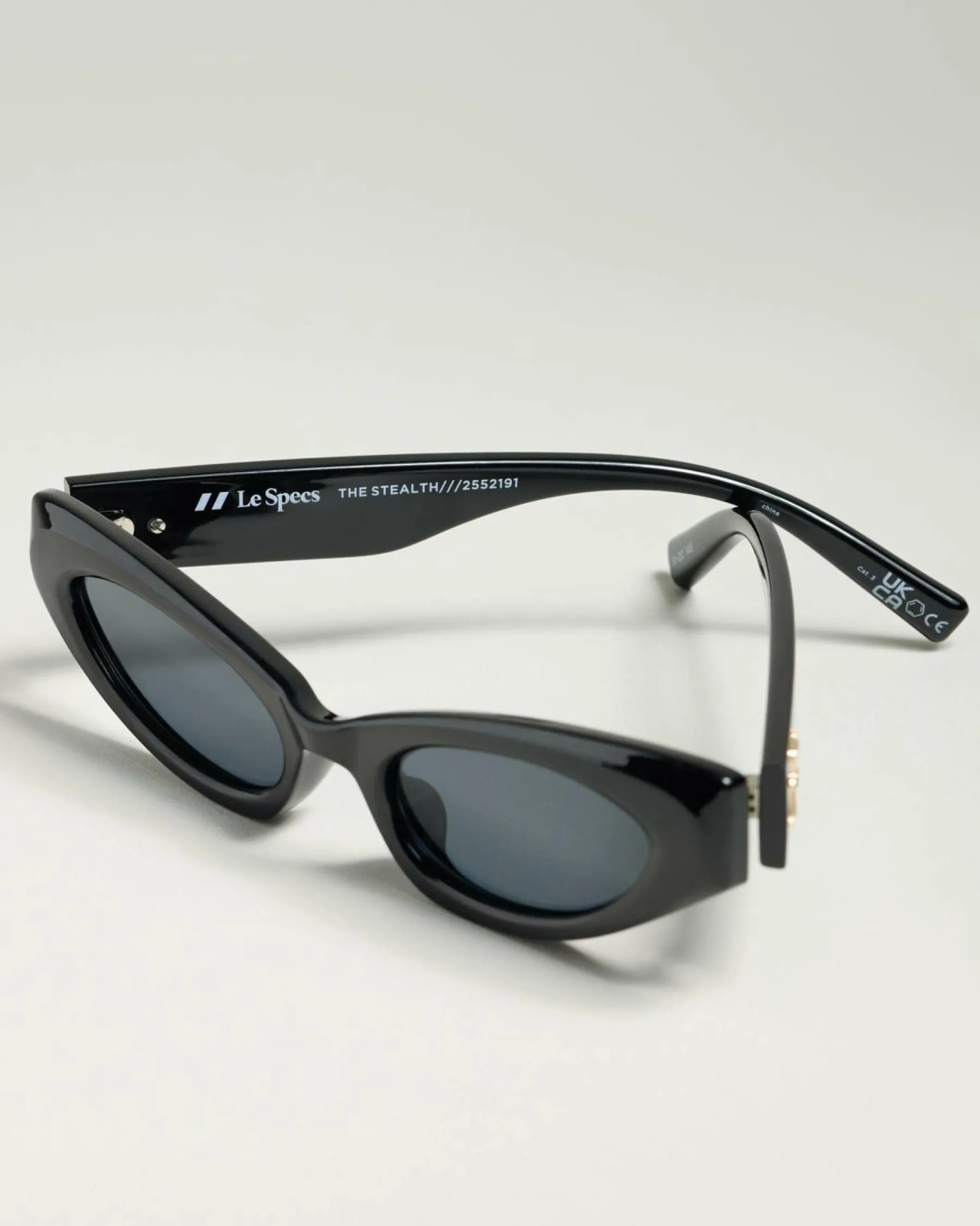 Sunglasses*Le Specs The Stealth Sunglasses Black/smoke