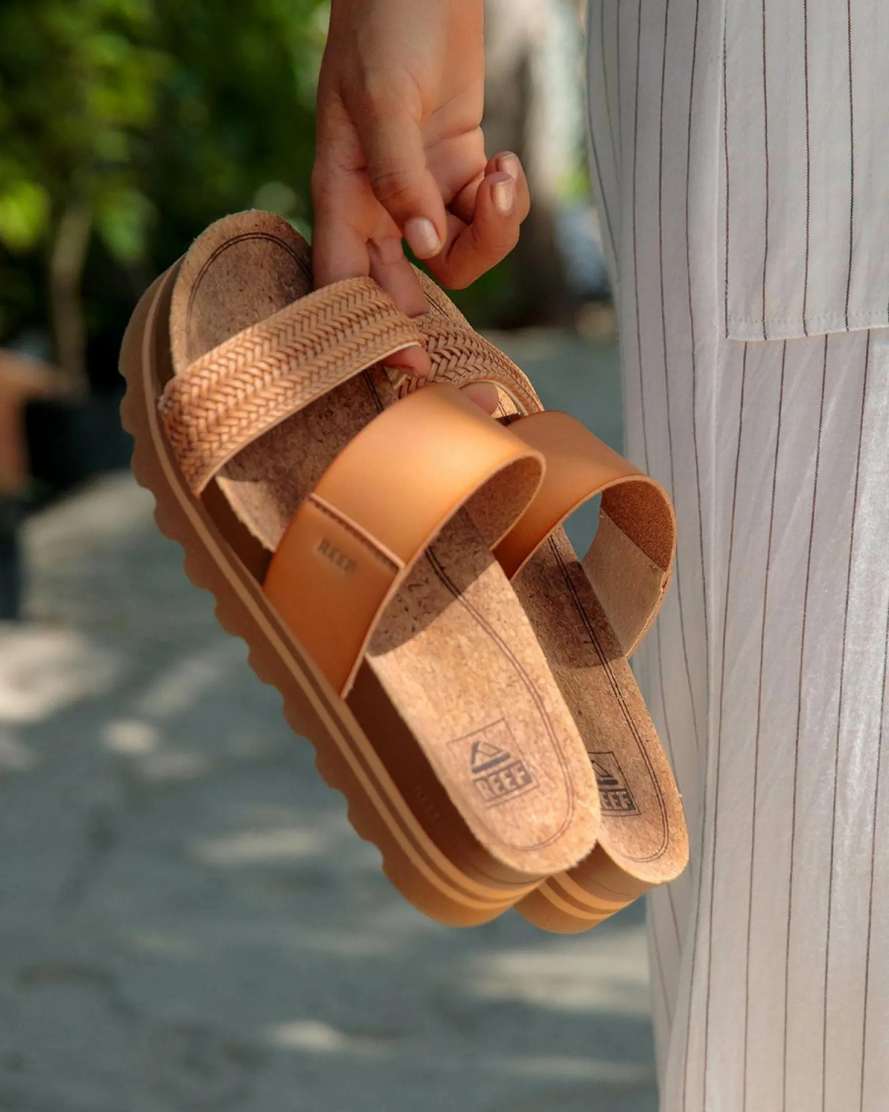 Sandals*Reef Womens Cushion Vista Hi Slide Sandals Natural